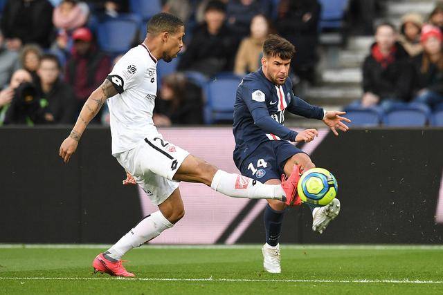 开云在线开户-德布劳内在巴黎圣日耳曼比赛中锐不可当,出色防守引发热议!-开云在线开户