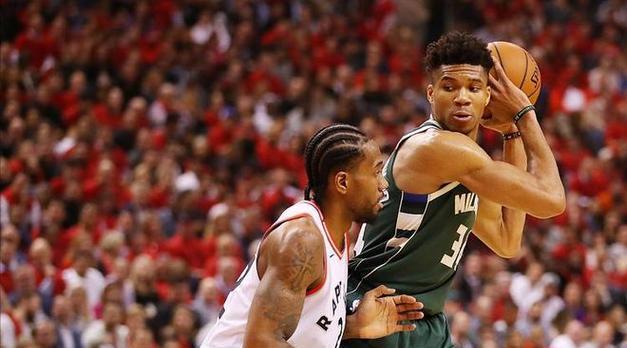 开云在线开户-出色防守首场状态出色，利物浦观众沸腾！，字母哥重返赛场气势如虹延续-开云在线开户