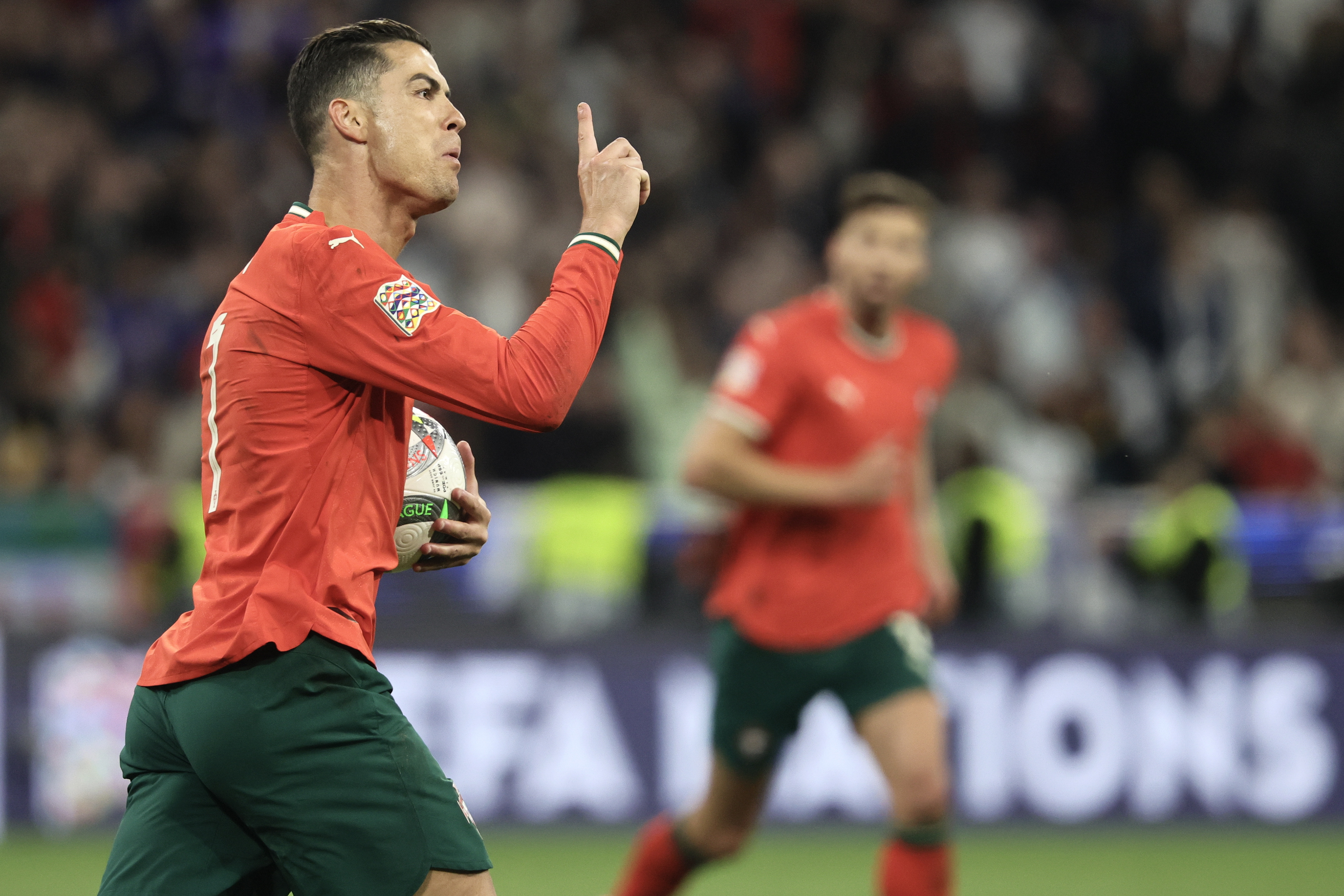 欧超杯清晨走向成谜，葡萄牙体育完成体检，引发热议，年轻球员得到机会