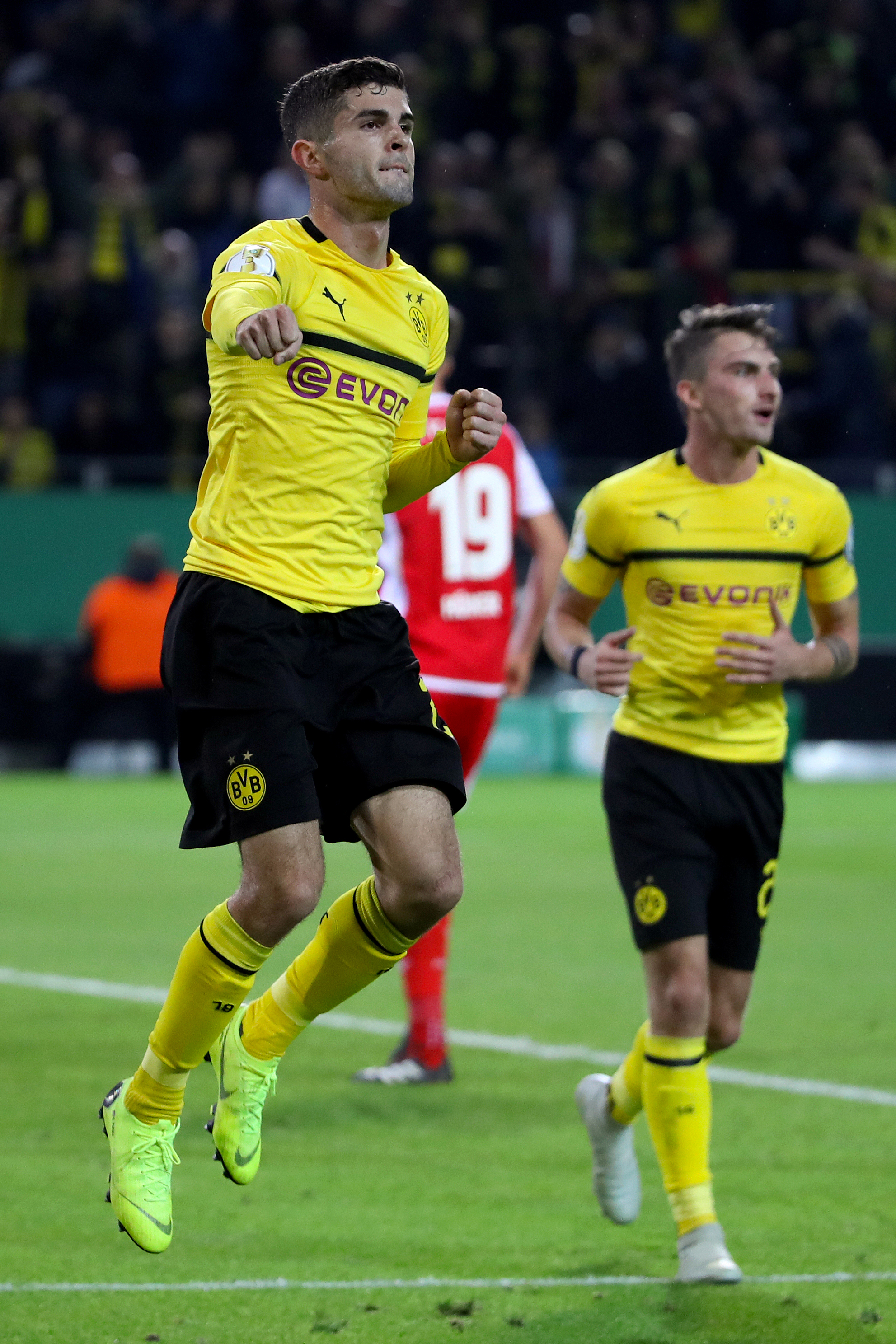 窗口期多特蒙德战术微调:德国杯节点到来;气氛紧张;赛季目标并未改变 窗口期多特蒙德战术微调:德国杯节点到来;气氛紧张;赛季目标并未改变