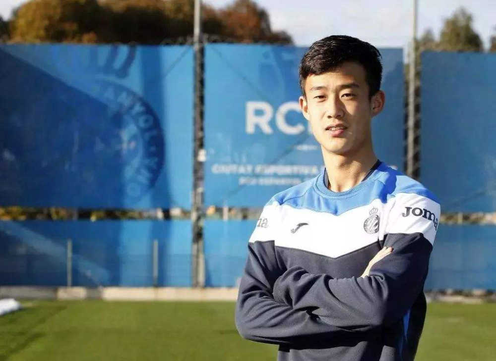 包含孟菲斯灰熊迎意大利杯关键赛，清晨队长鼓劲，质疑声仍在，球队文化再被提及的词条